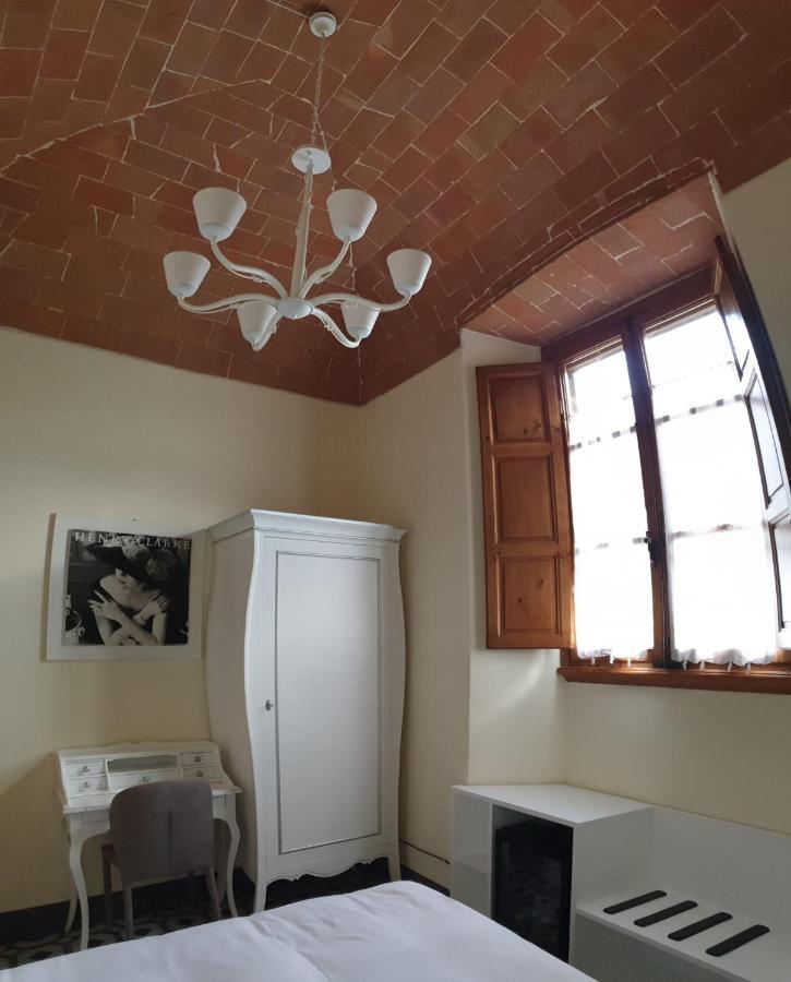 Villa Bruna ปอจจิบองซี ภายนอก รูปภาพ